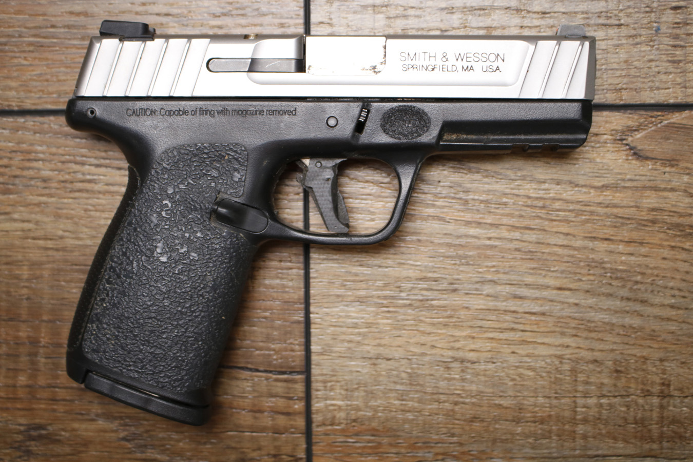 SMITH AND WESSON SD40 VE 40 S&W Police Trade-in Pistol